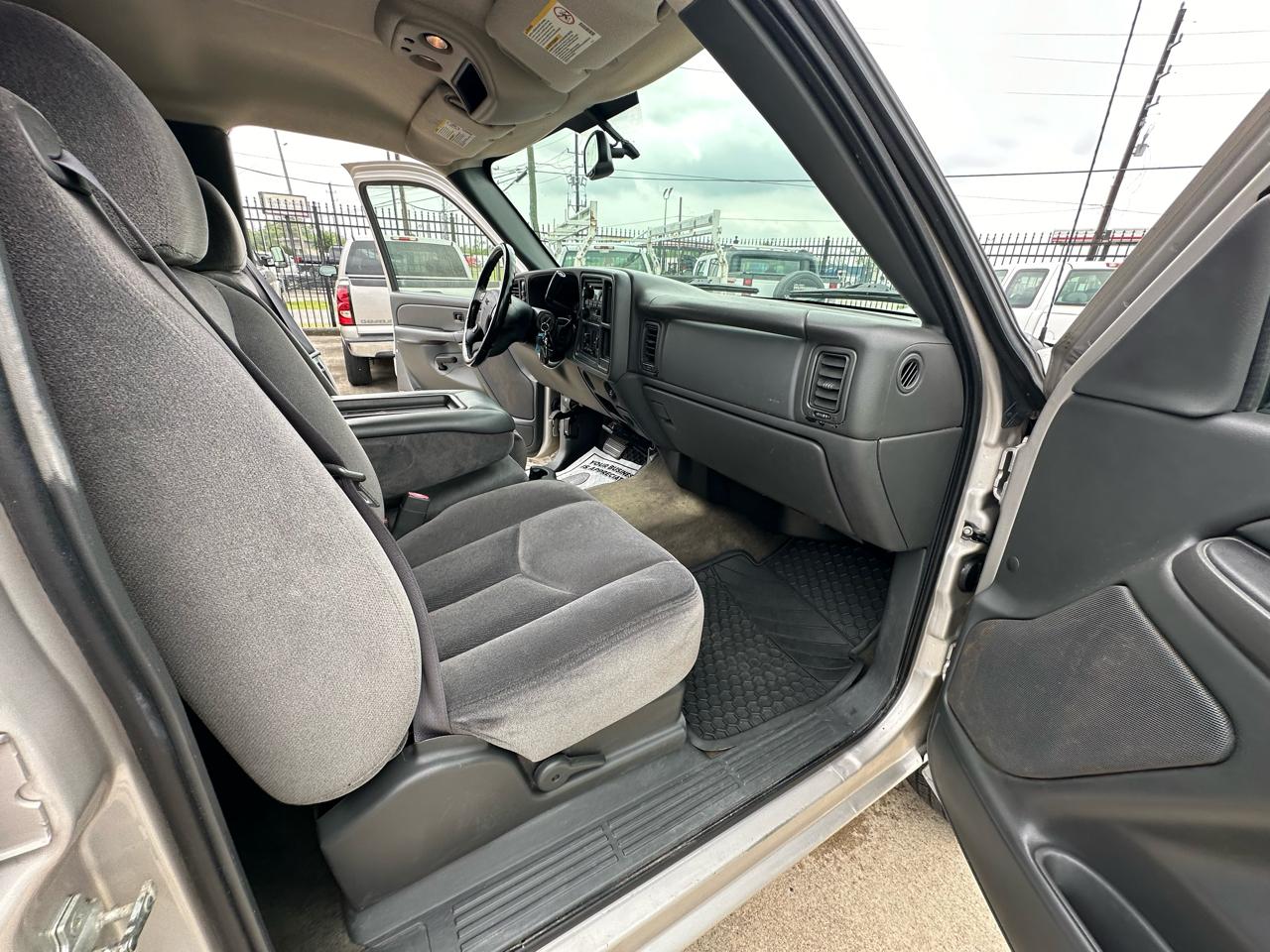 GMC Sierra 2500HD SLE Crew Cab Short Bed 4WD 2006