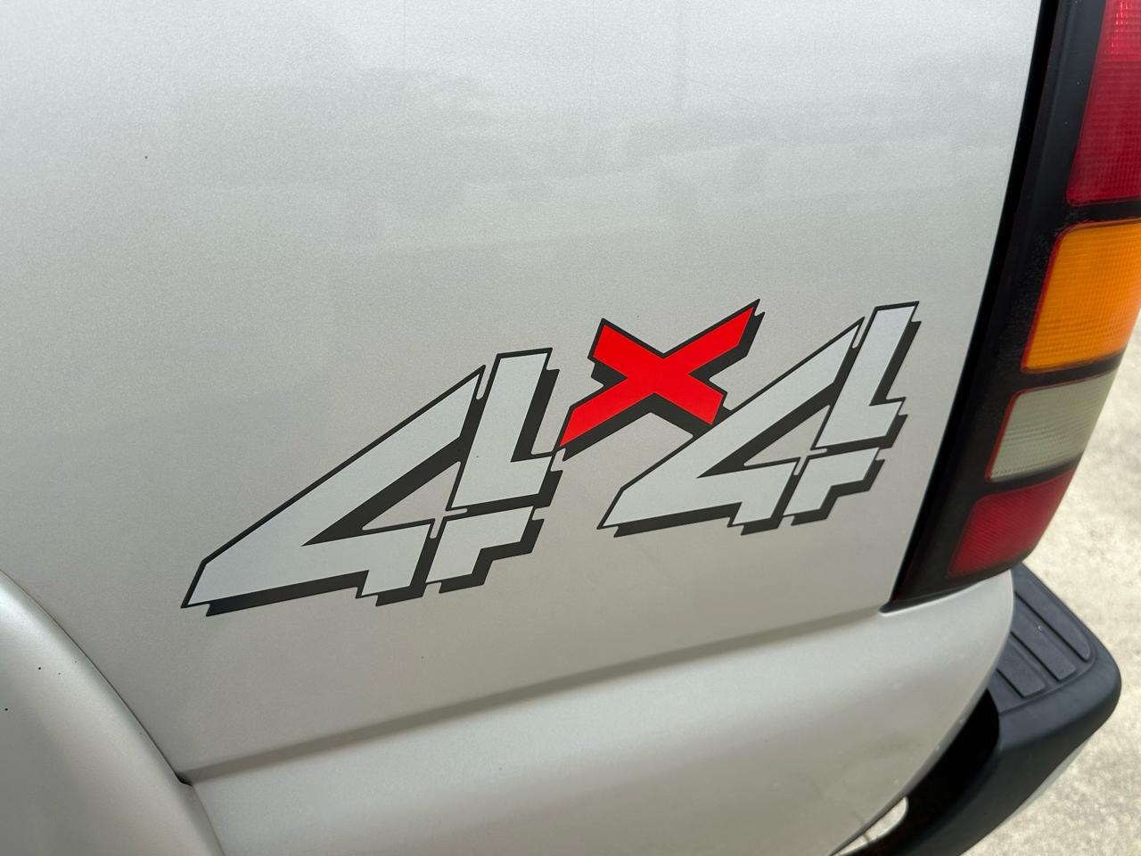 GMC Sierra 2500HD SLE Crew Cab Short Bed 4WD 2006