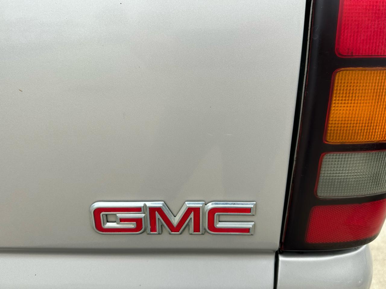 GMC Sierra 2500HD SLE Crew Cab Short Bed 4WD 2006