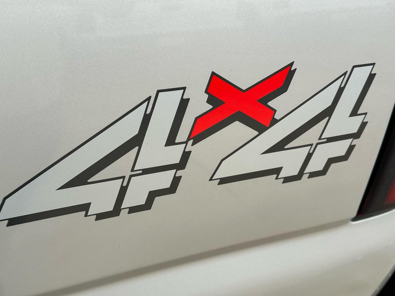 GMC Sierra 2500HD SLE Crew Cab Short Bed 4WD 2006