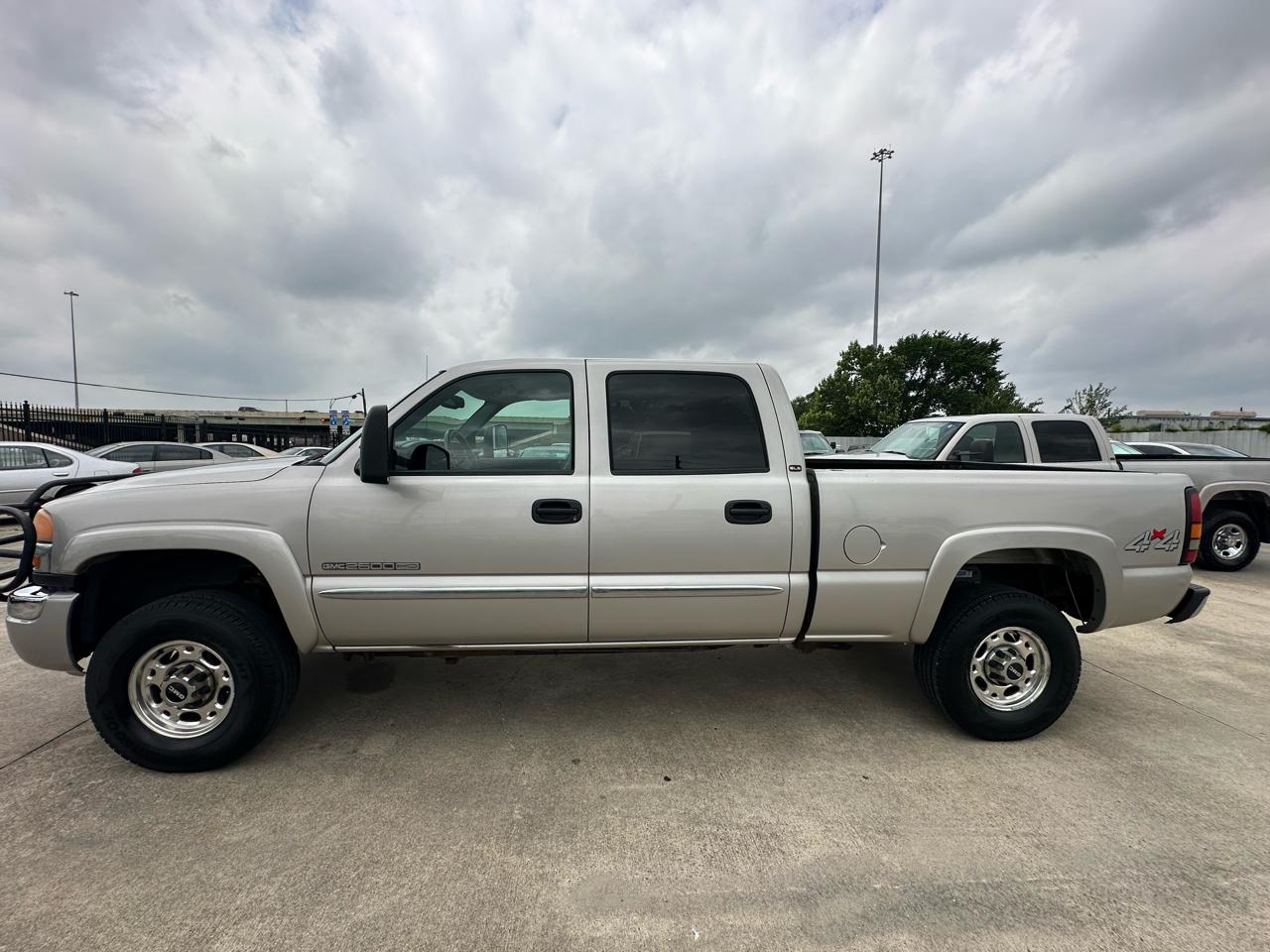 GMC Sierra 2500HD SLE Crew Cab Short Bed 4WD 2006