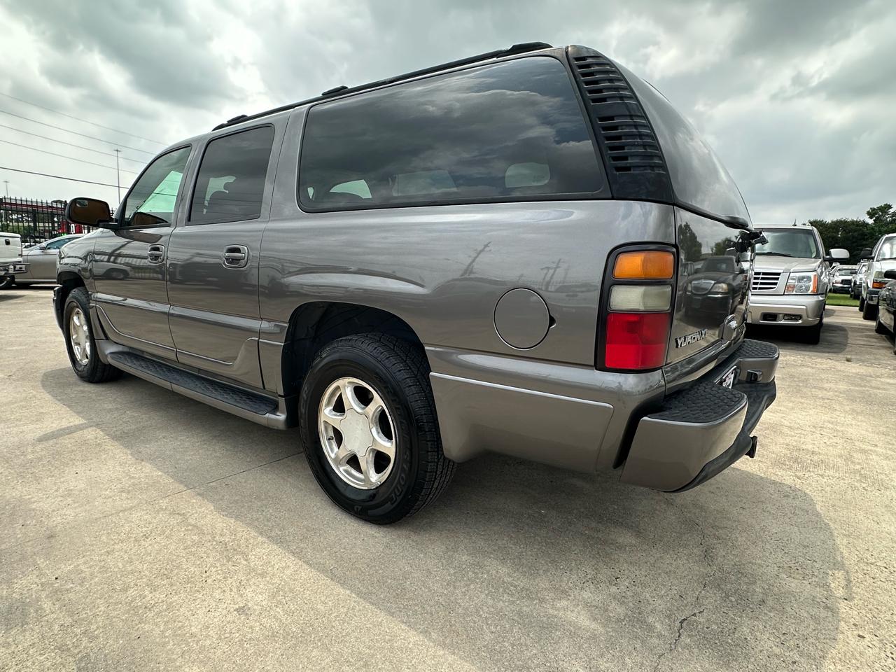 GMC Yukon Denali XL 2005