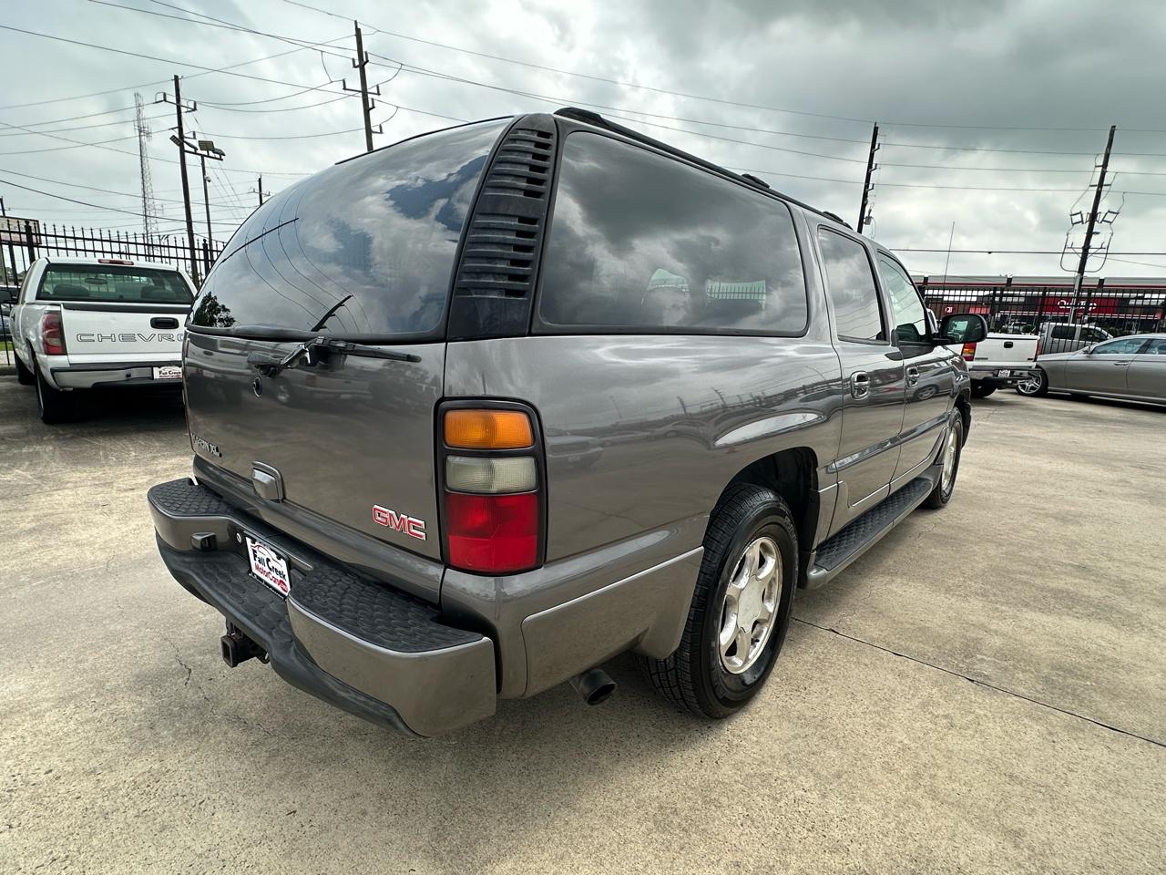 GMC Yukon Denali XL 2005