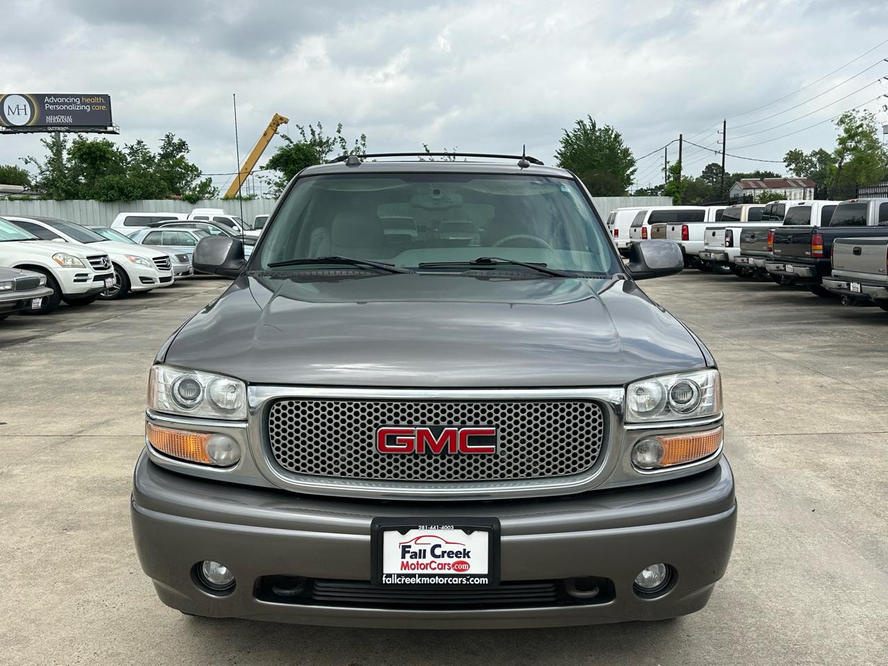 GMC Yukon Denali XL 2005