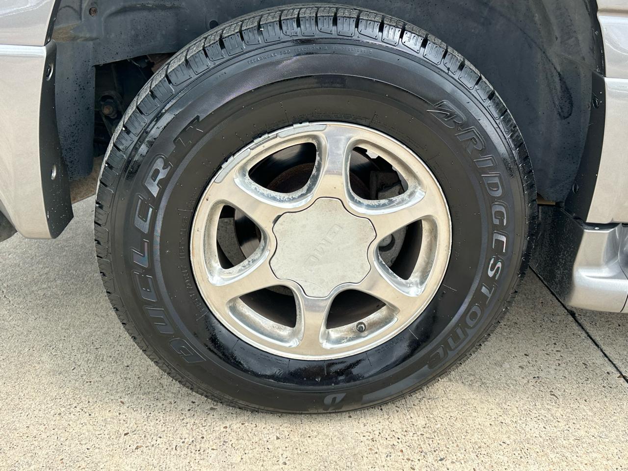 GMC Yukon Denali XL 2005