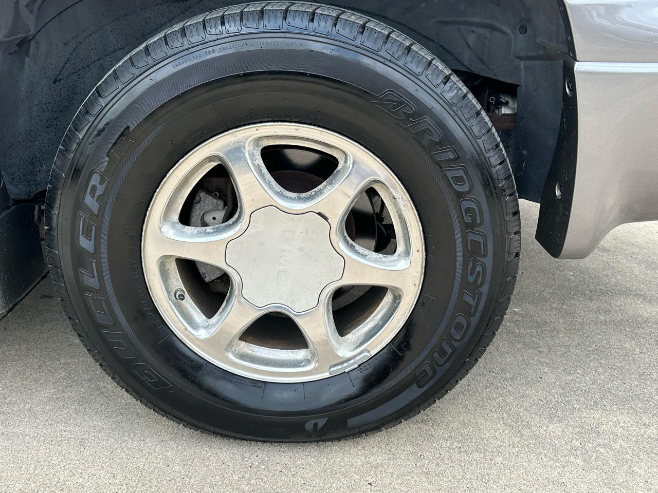 GMC Yukon Denali XL 2005