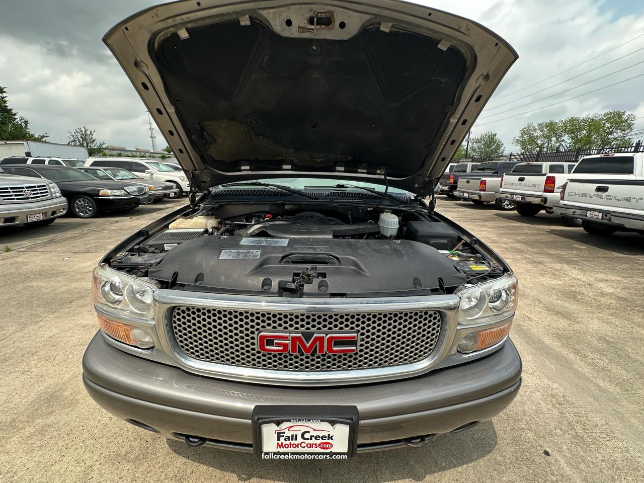 GMC Yukon Denali XL 2005