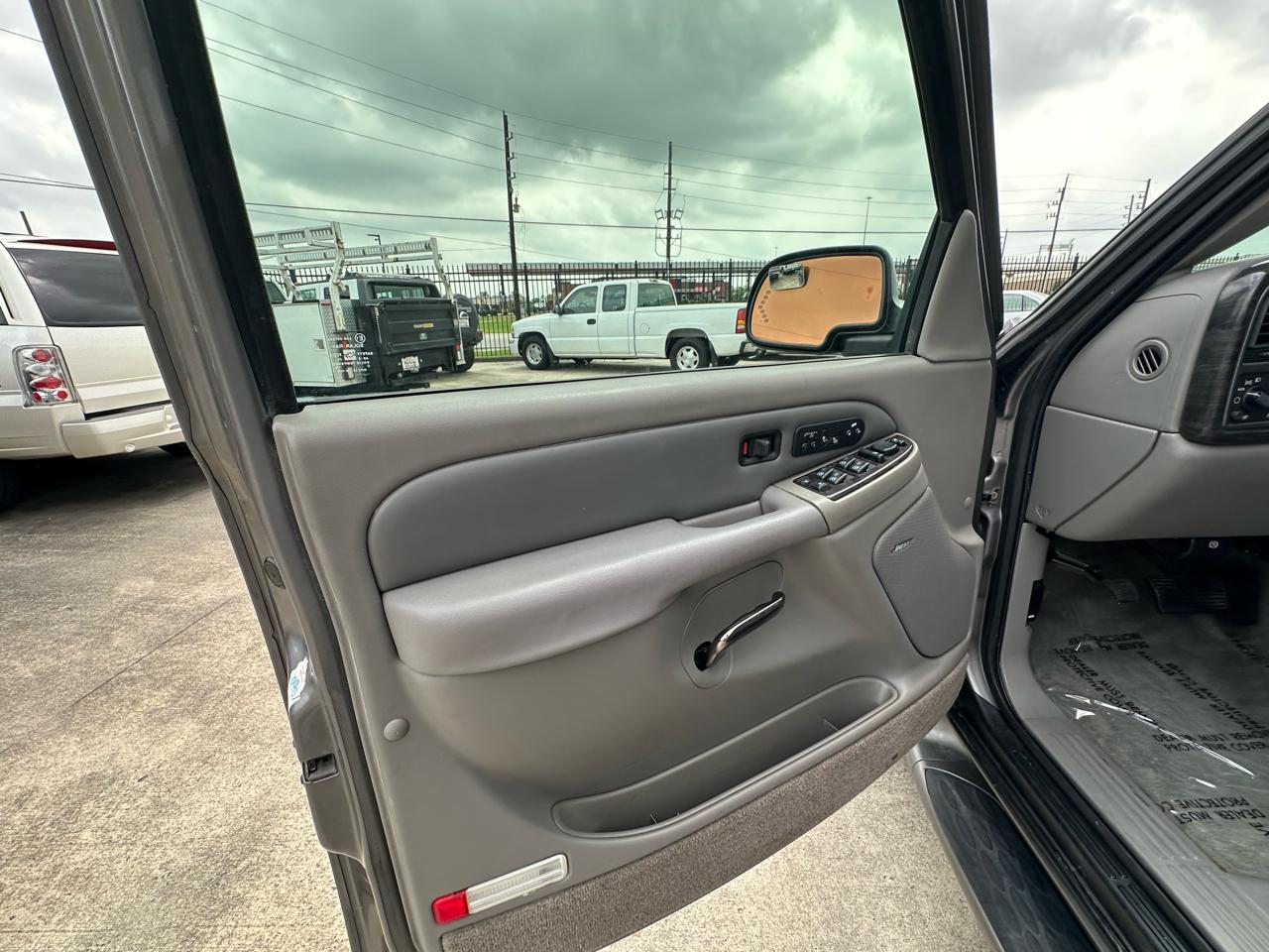 GMC Yukon Denali XL 2005