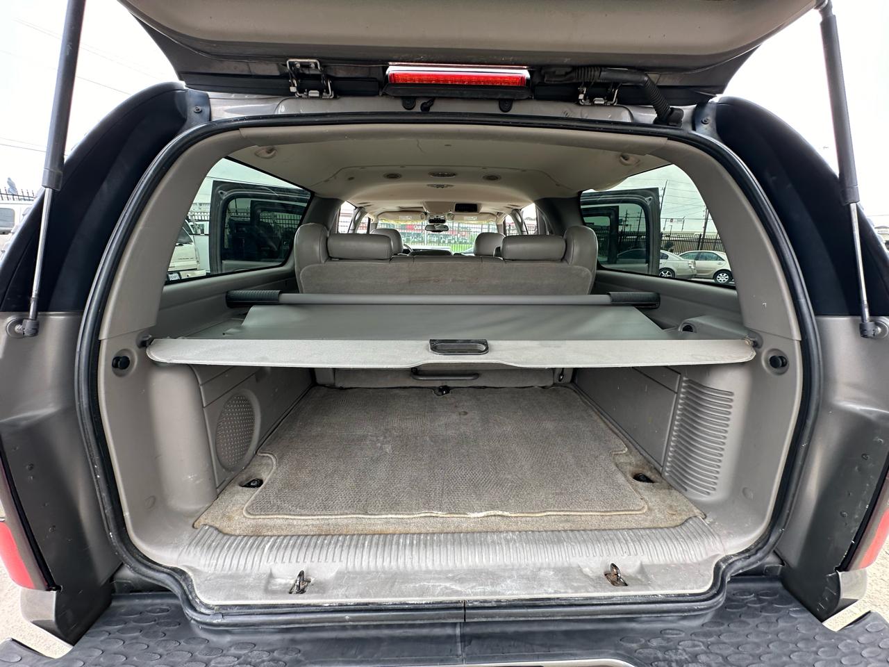 GMC Yukon Denali XL 2005