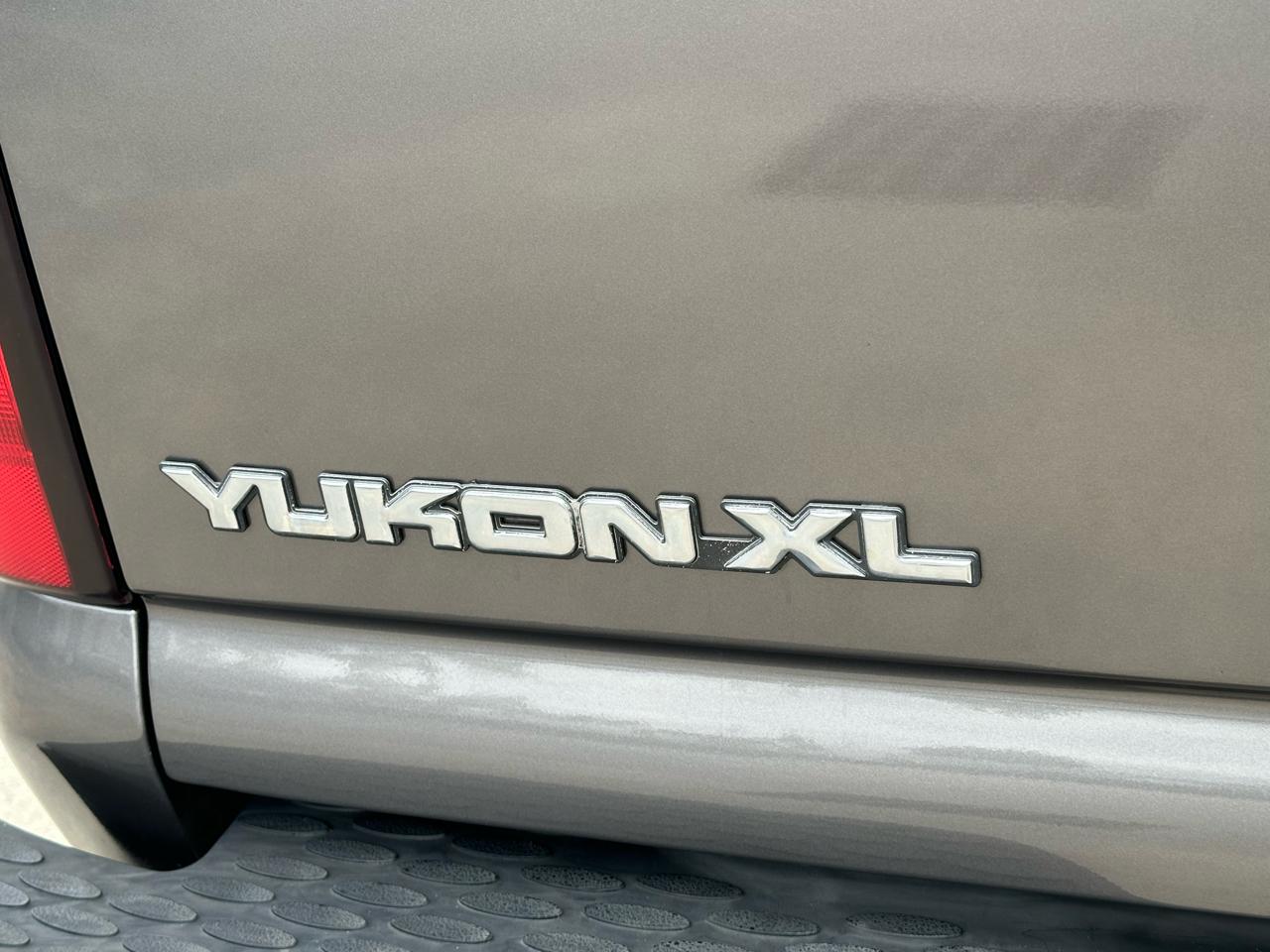 GMC Yukon Denali XL 2005