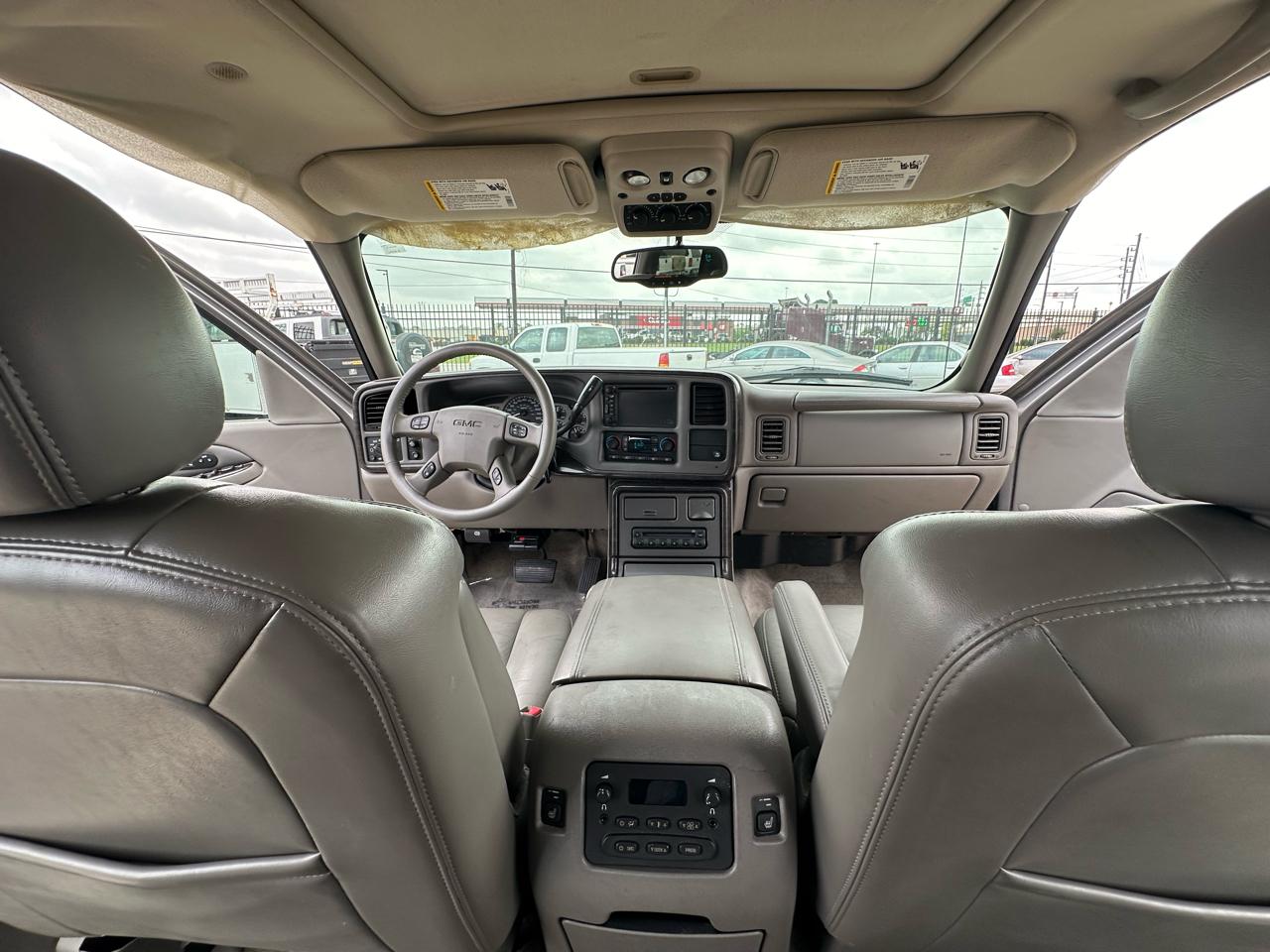 GMC Yukon Denali XL 2005