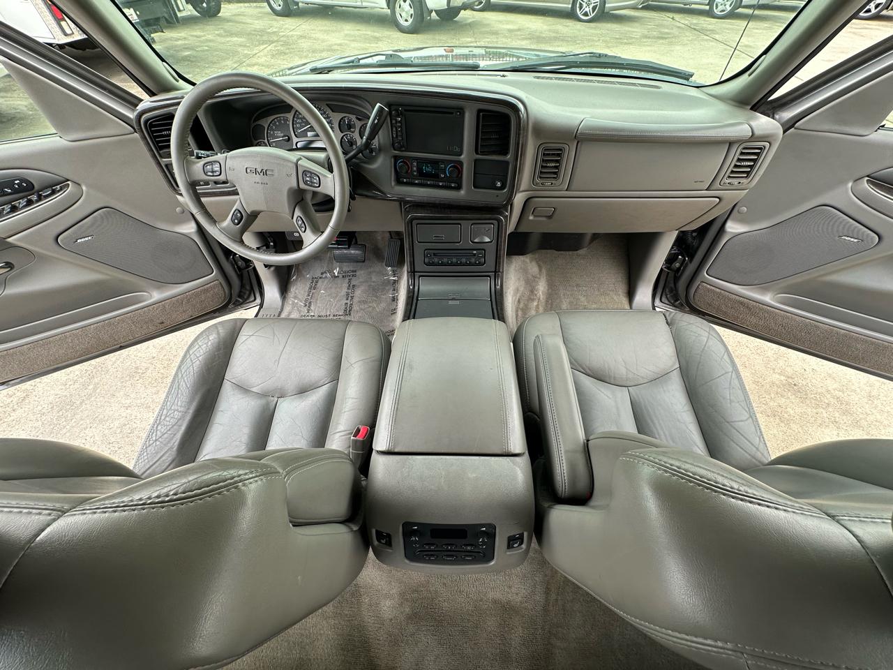 GMC Yukon Denali XL 2005