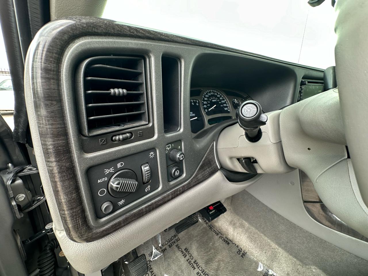 GMC Yukon Denali XL 2005