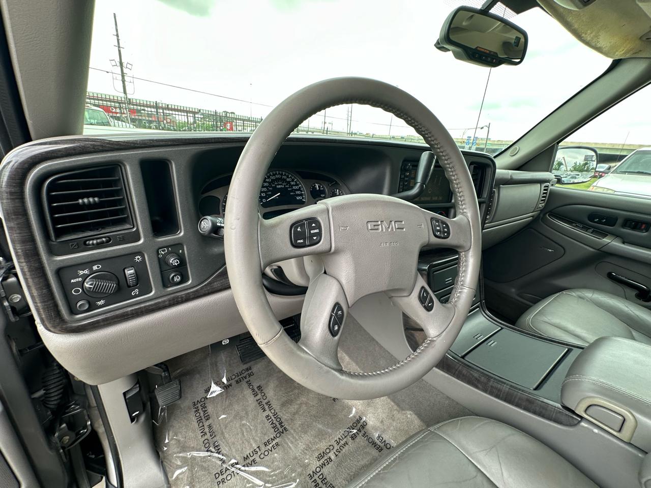 GMC Yukon Denali XL 2005