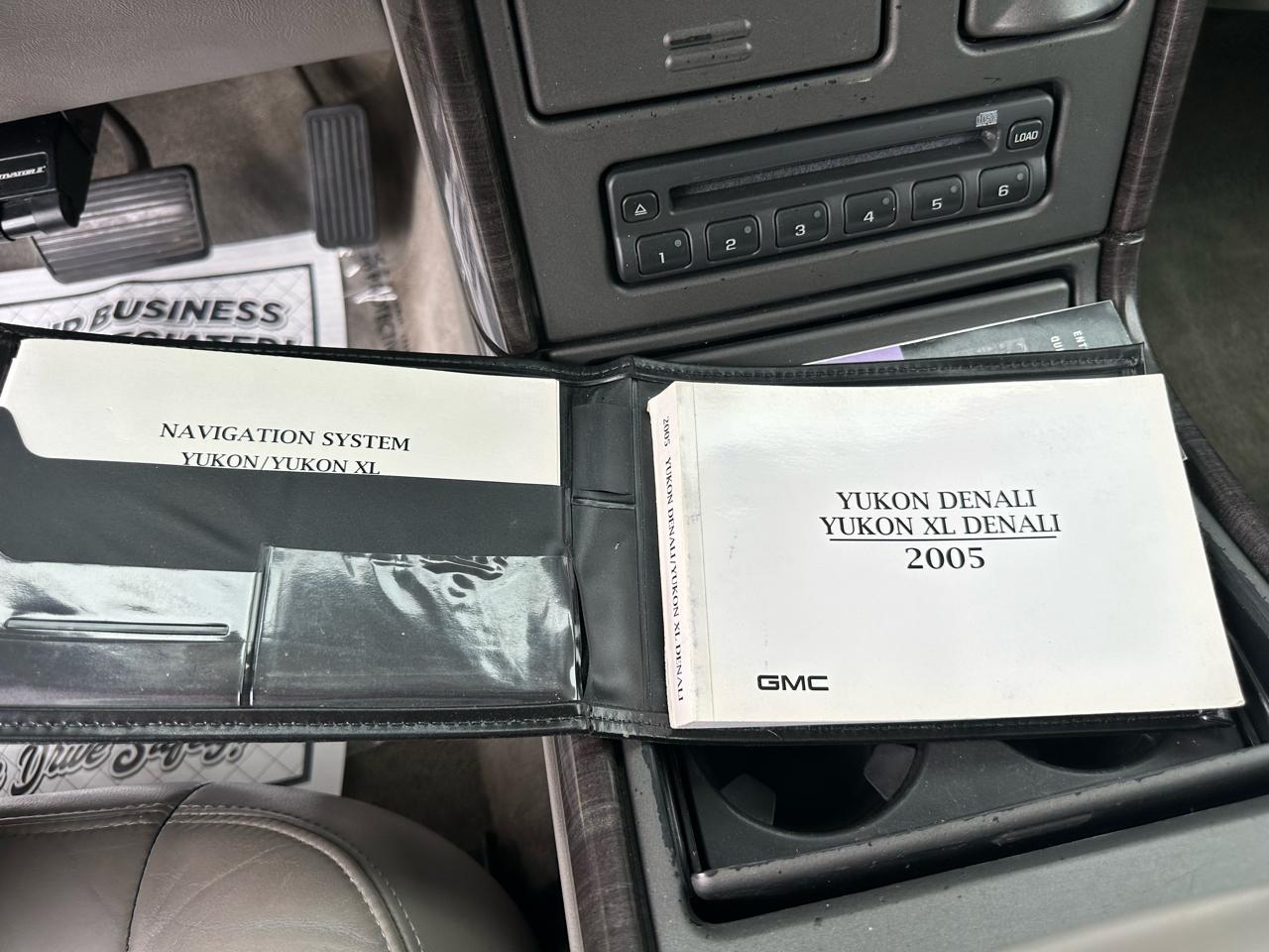 GMC Yukon Denali XL 2005
