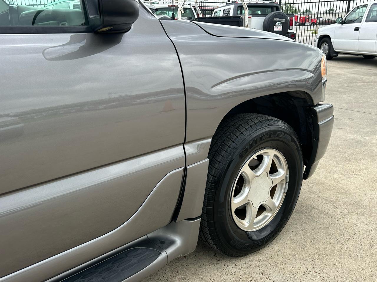 GMC Yukon Denali XL 2005