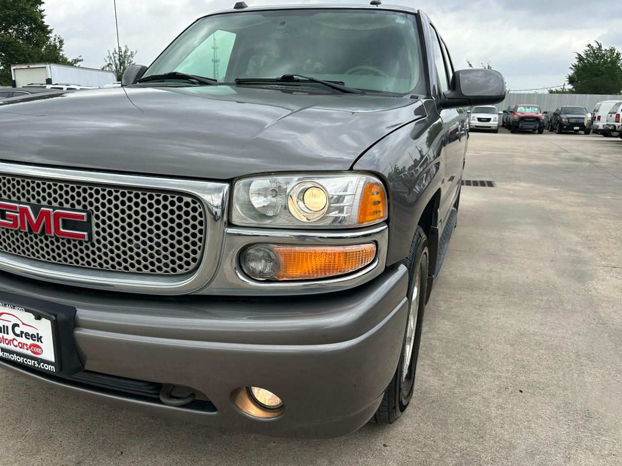 GMC Yukon Denali XL 2005