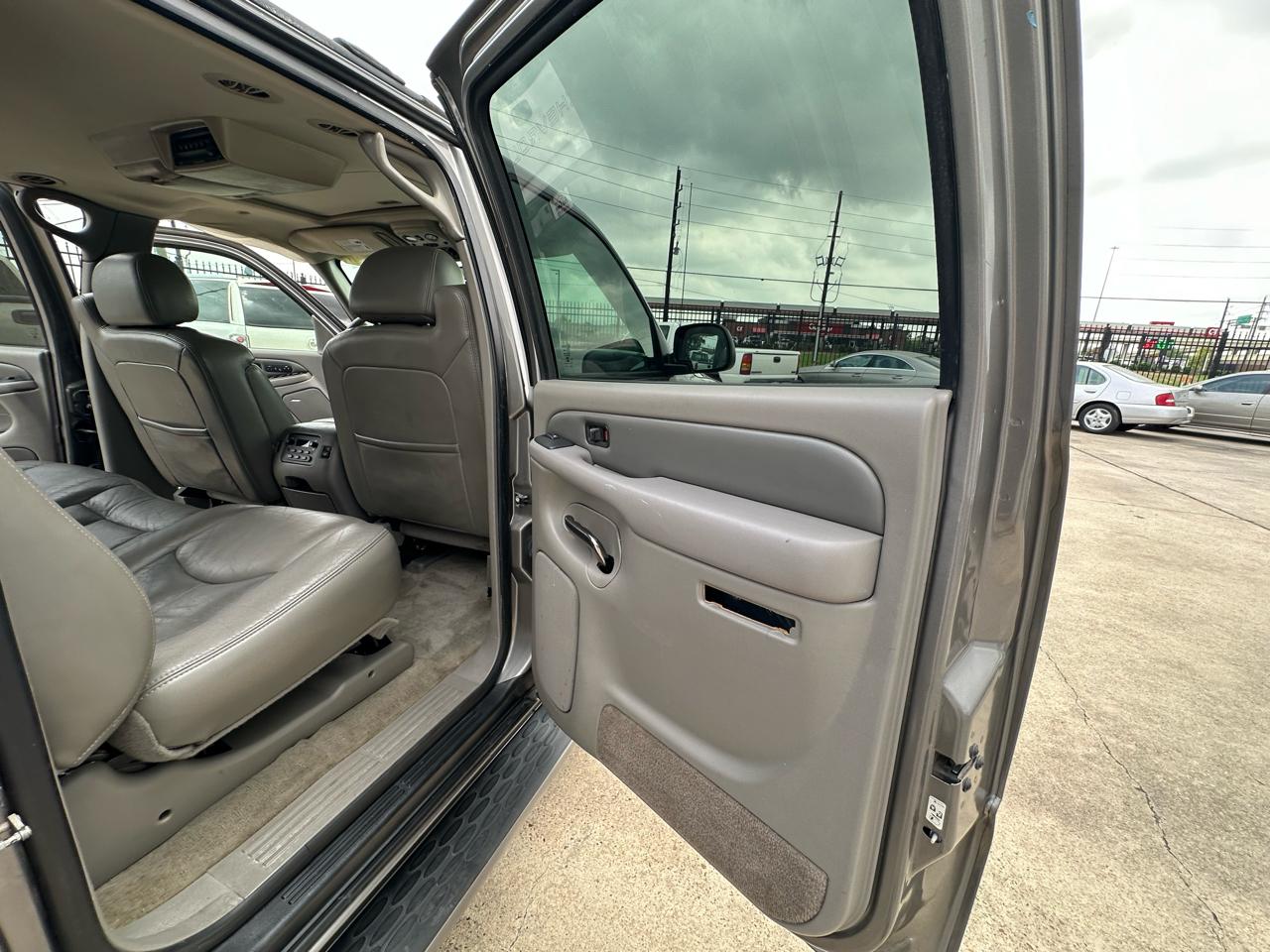 GMC Yukon Denali XL 2005