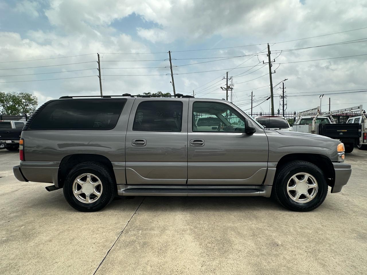 GMC Yukon Denali XL 2005