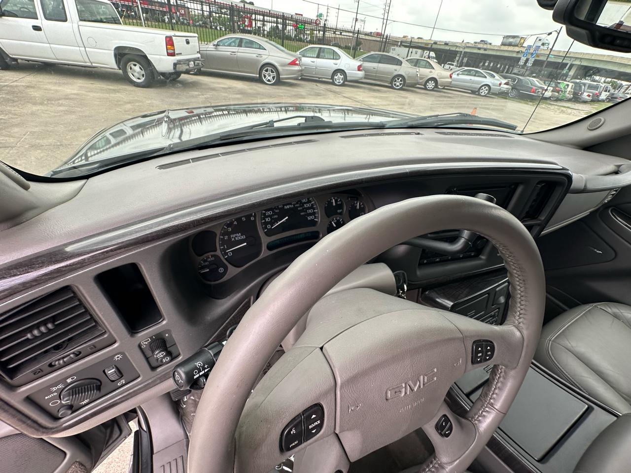 GMC Yukon Denali XL 2005