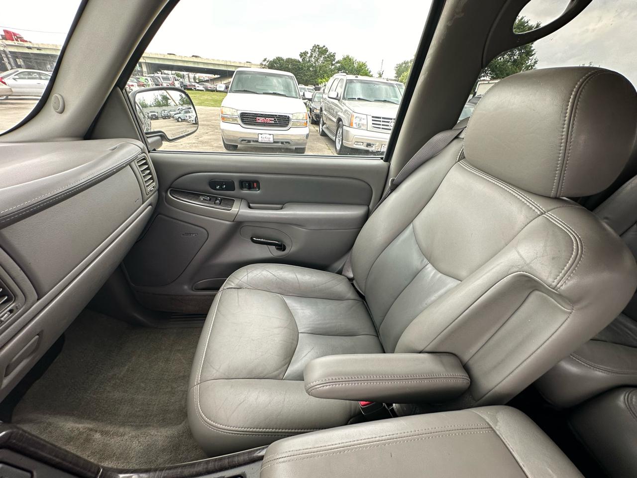 GMC Yukon Denali XL 2005