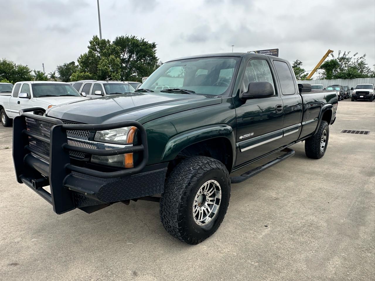 Chevrolet Silverado 2500HD LS Ext. Cab Long Bed 4WD 2004