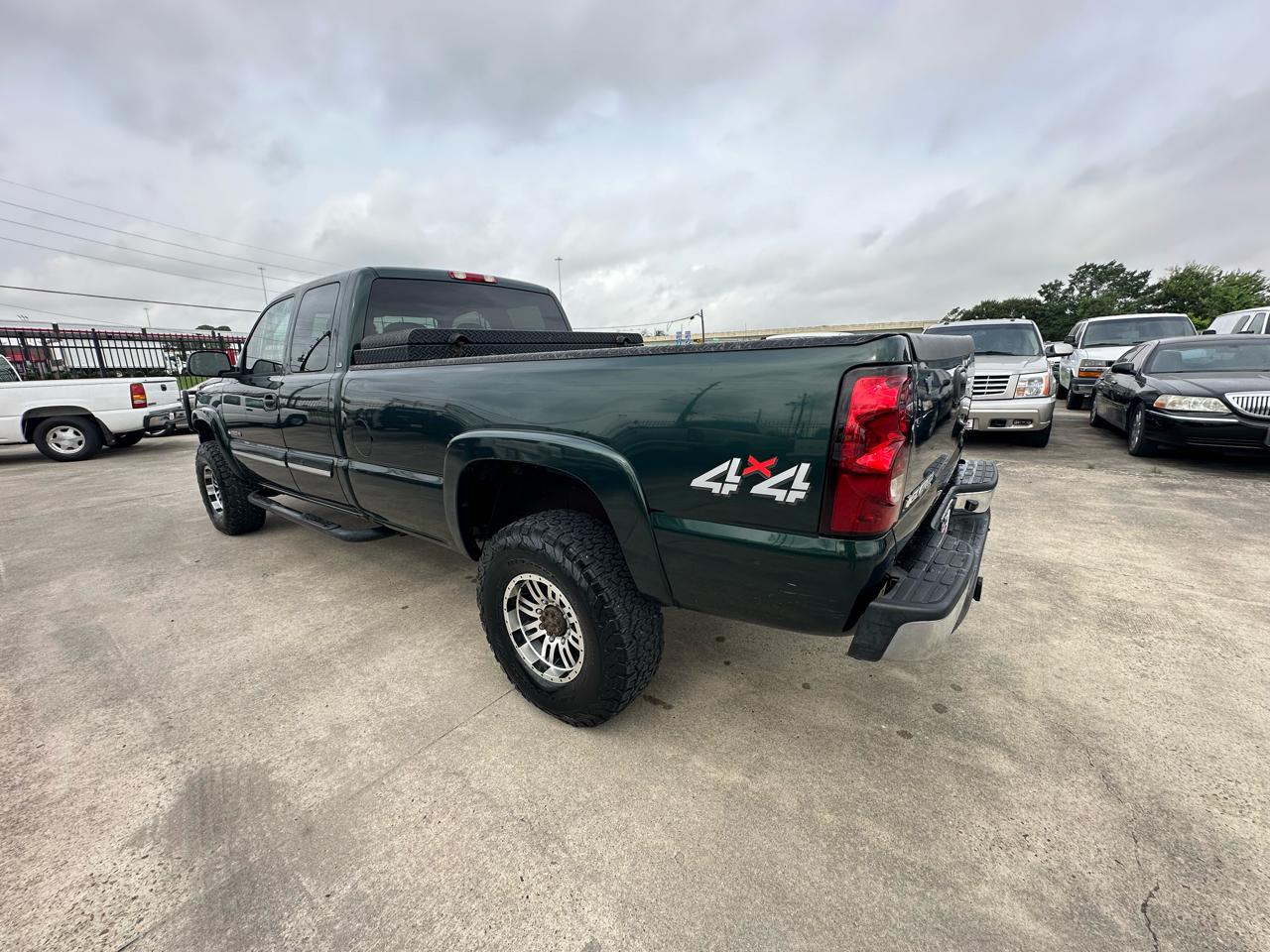 Chevrolet Silverado 2500HD LS Ext. Cab Long Bed 4WD 2004