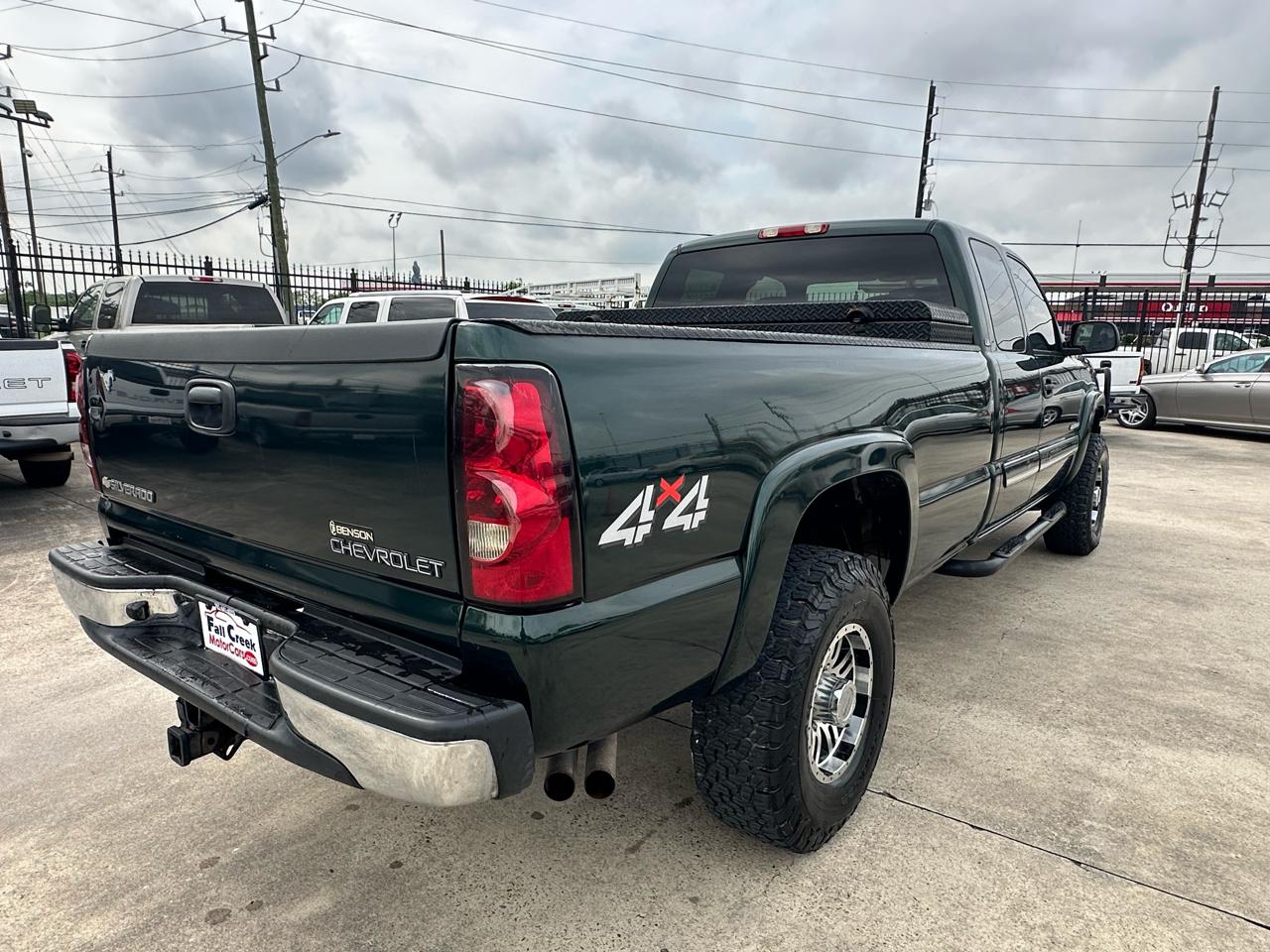 Chevrolet Silverado 2500HD LS Ext. Cab Long Bed 4WD 2004