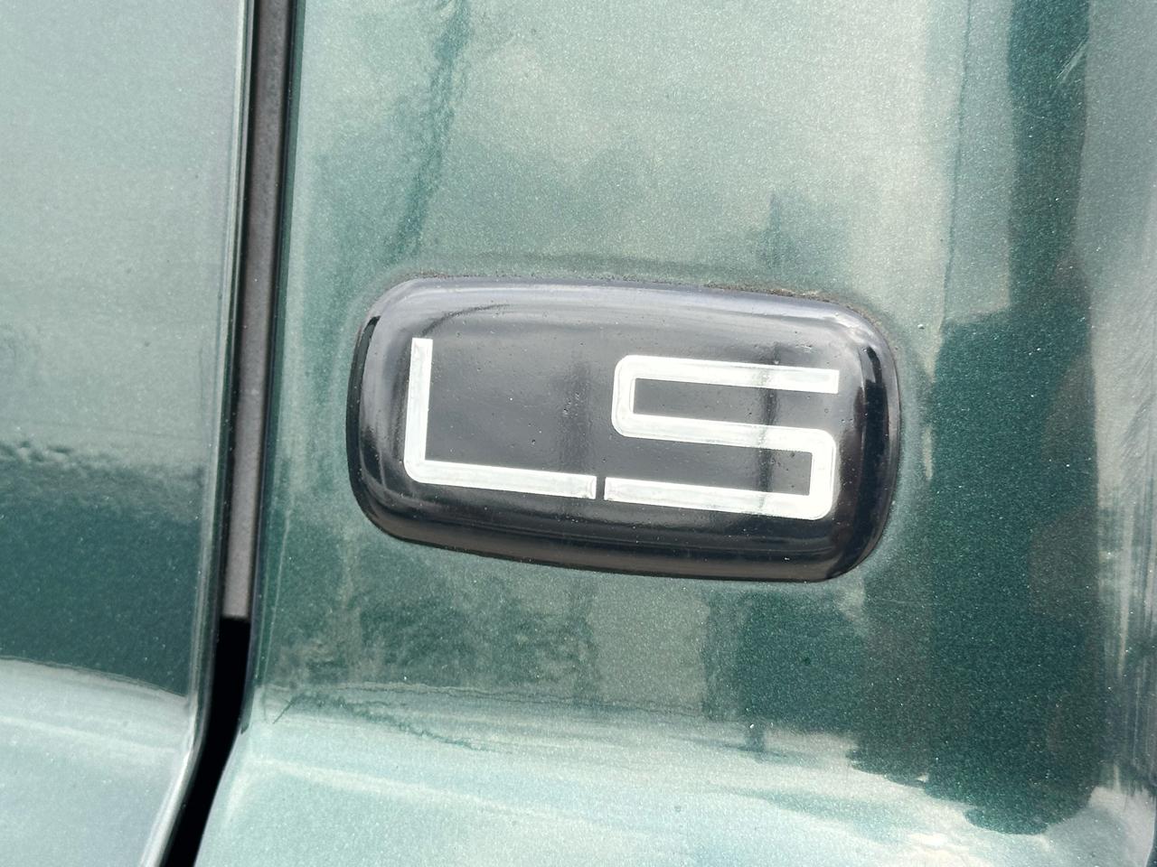 Chevrolet Silverado 2500HD LS Ext. Cab Long Bed 4WD 2004