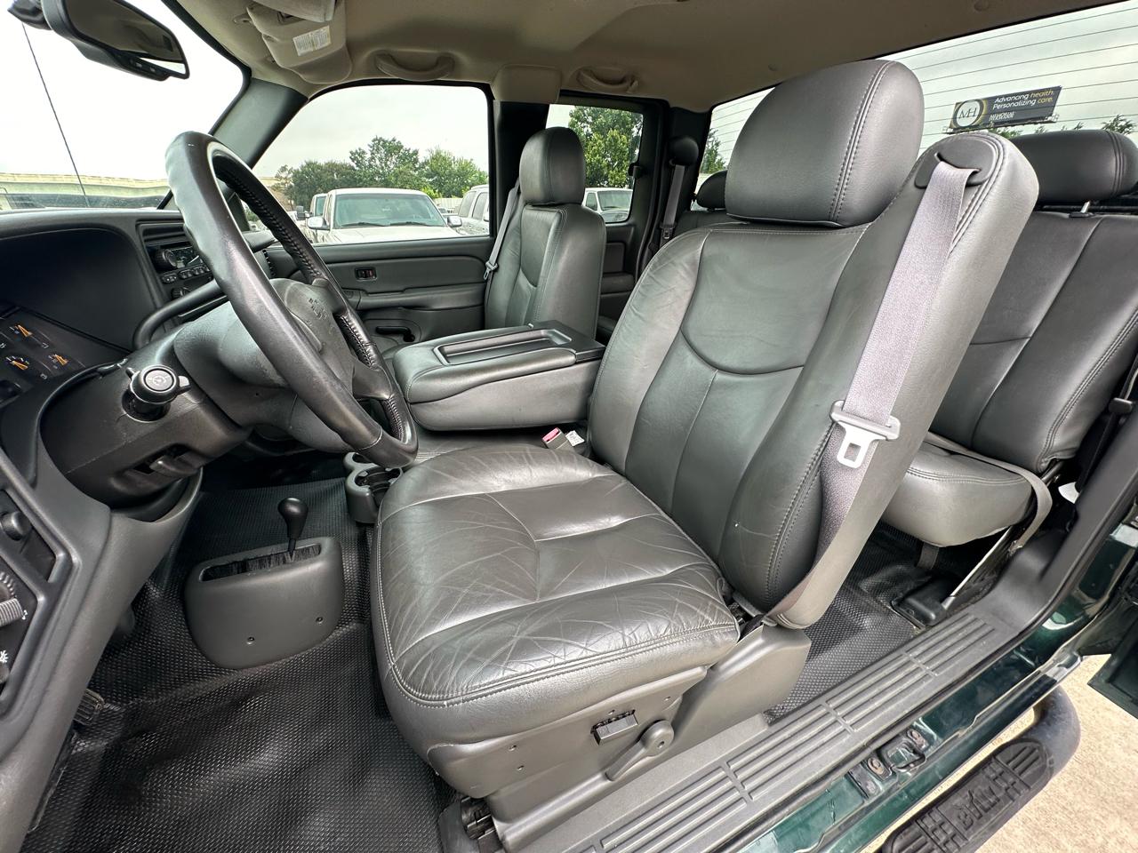 Chevrolet Silverado 2500HD LS Ext. Cab Long Bed 4WD 2004