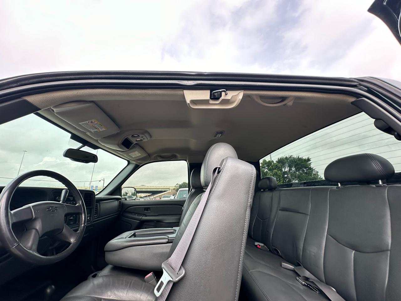 Chevrolet Silverado 2500HD LS Ext. Cab Long Bed 4WD 2004