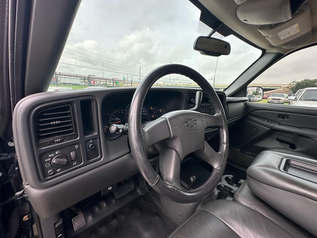 Chevrolet Silverado 2500HD LS Ext. Cab Long Bed 4WD 2004