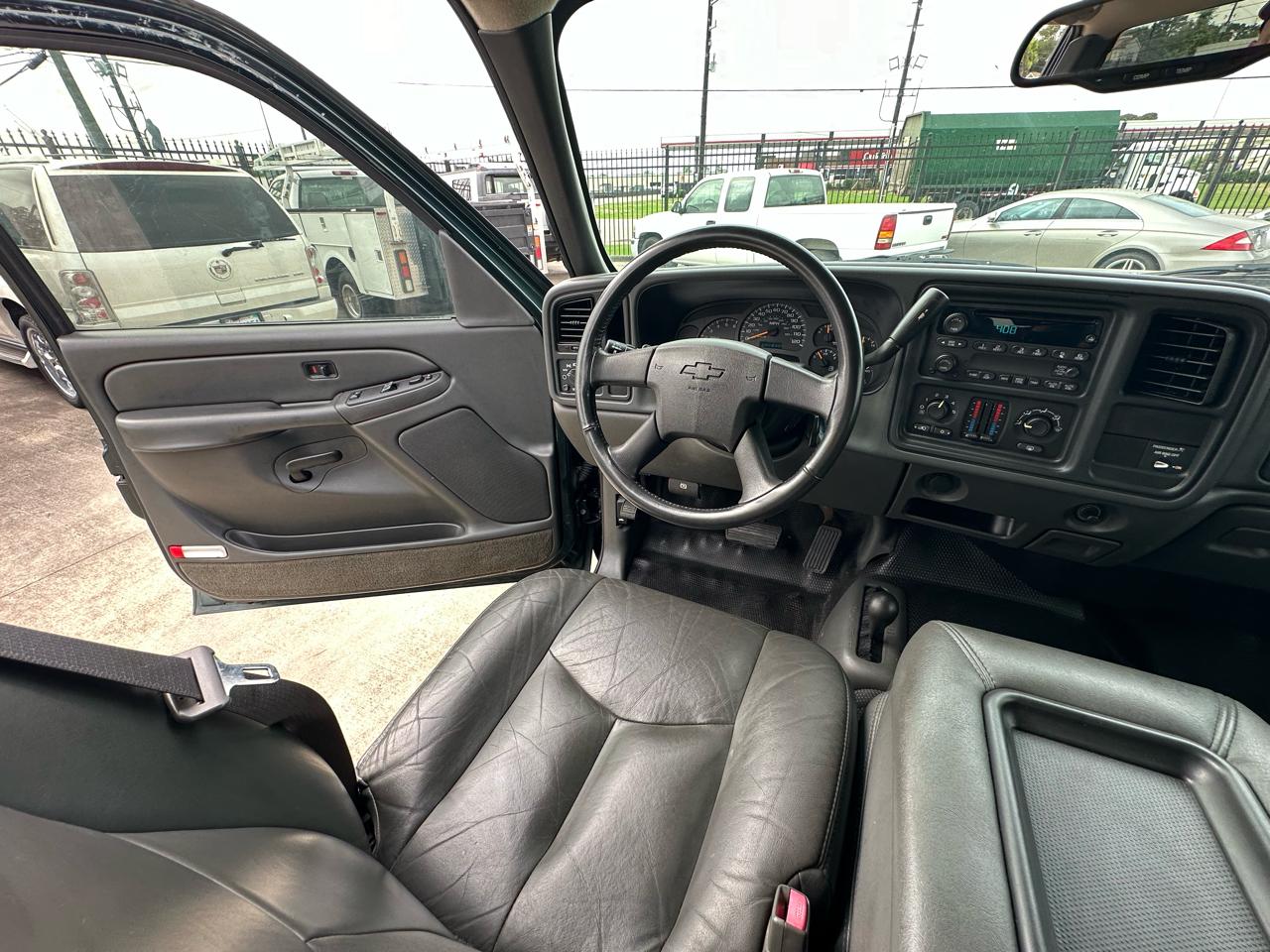 Chevrolet Silverado 2500HD LS Ext. Cab Long Bed 4WD 2004