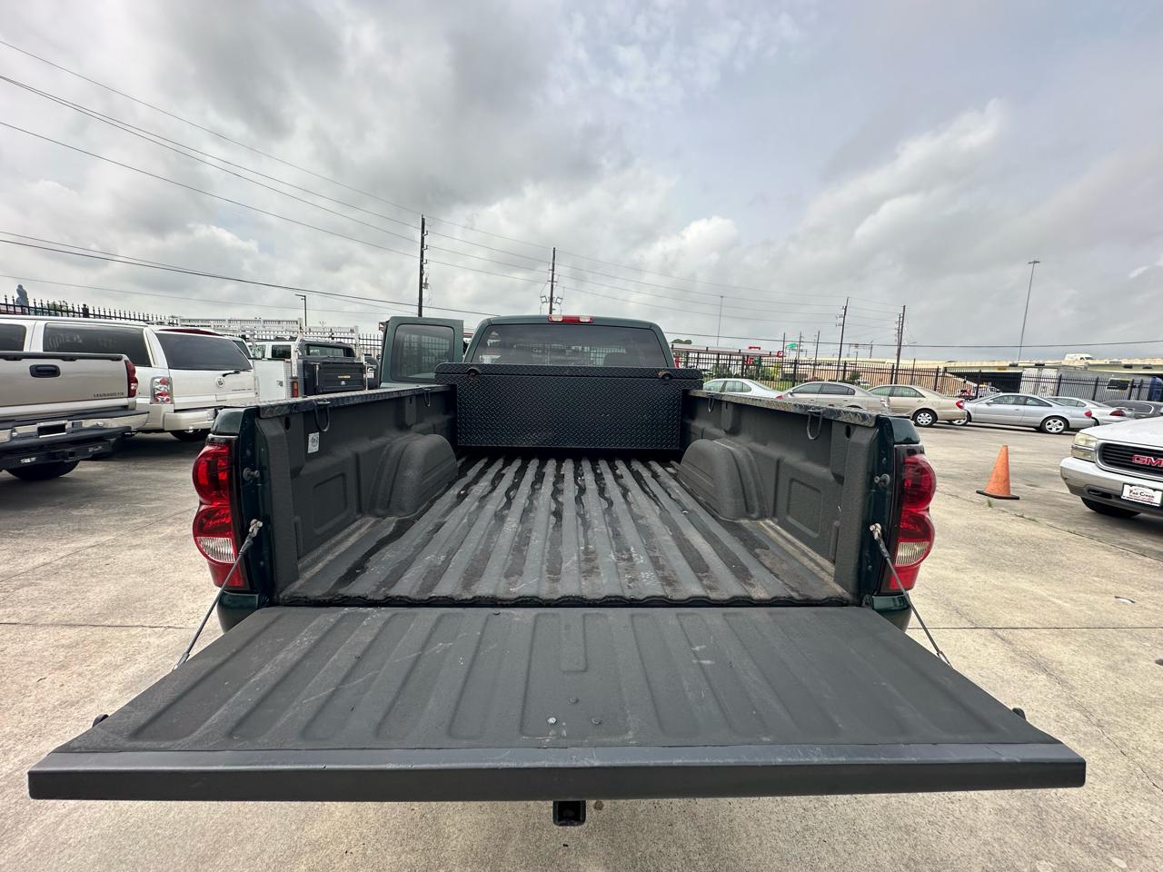 Chevrolet Silverado 2500HD LS Ext. Cab Long Bed 4WD 2004