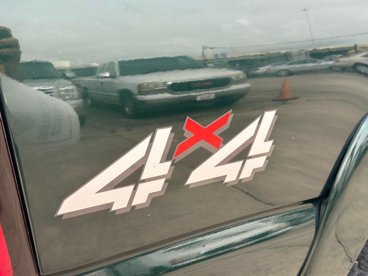 Chevrolet Silverado 2500HD LS Ext. Cab Long Bed 4WD 2004