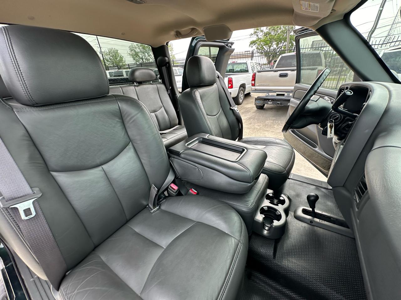 Chevrolet Silverado 2500HD LS Ext. Cab Long Bed 4WD 2004