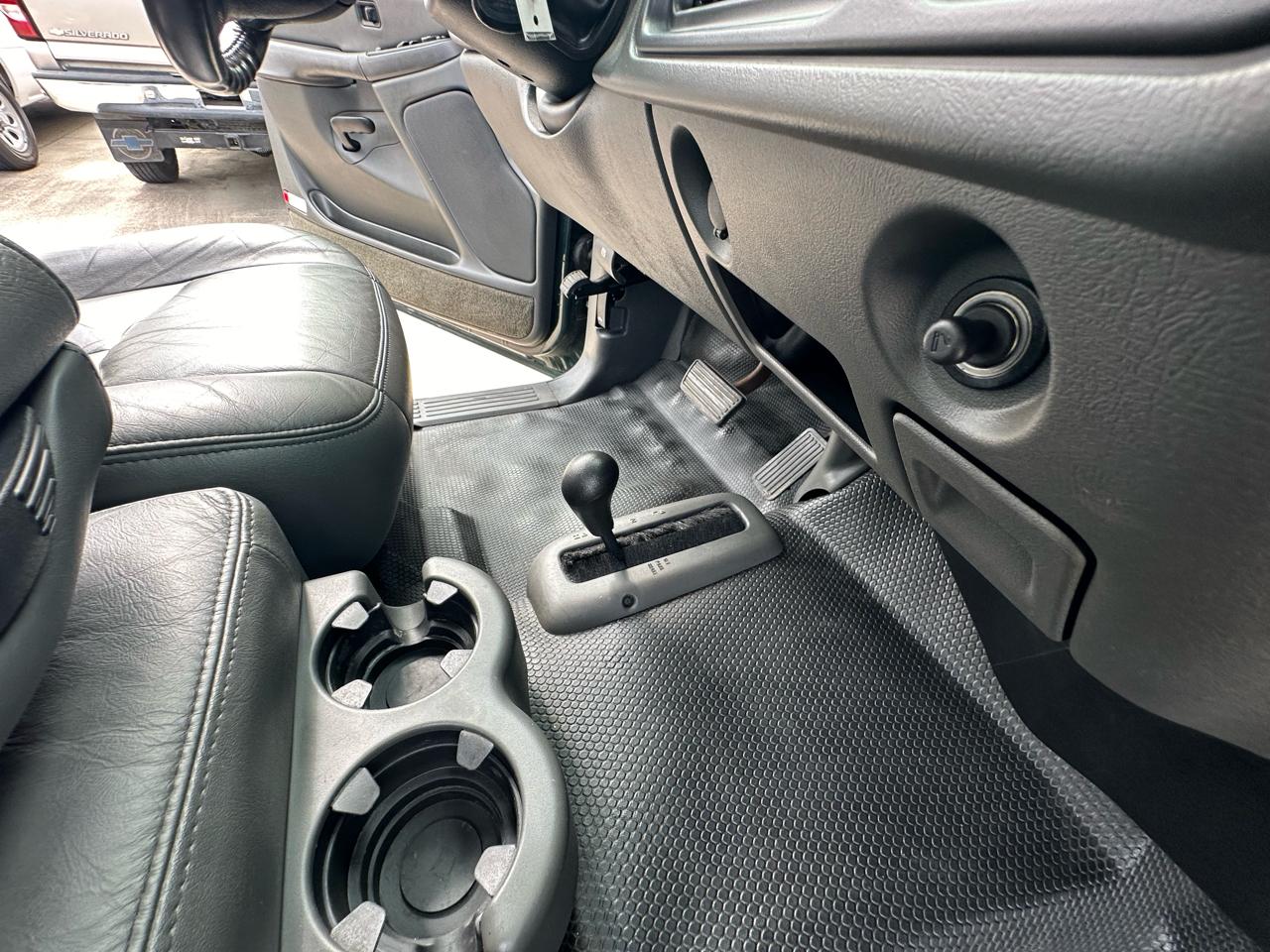 Chevrolet Silverado 2500HD LS Ext. Cab Long Bed 4WD 2004