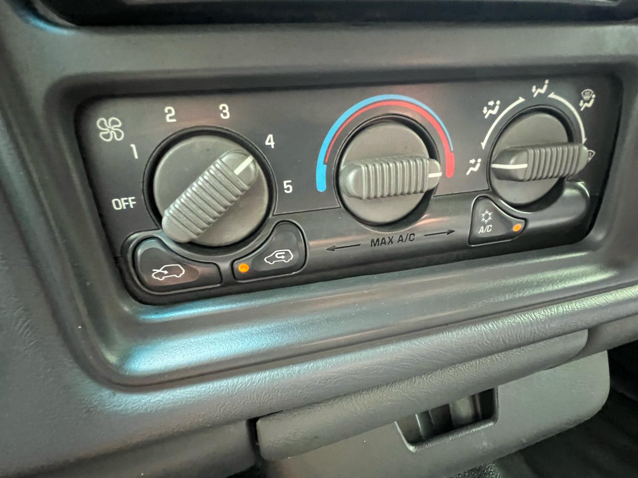 Chevrolet Silverado 1500 Ext. Cab Short Bed 4WD 1999