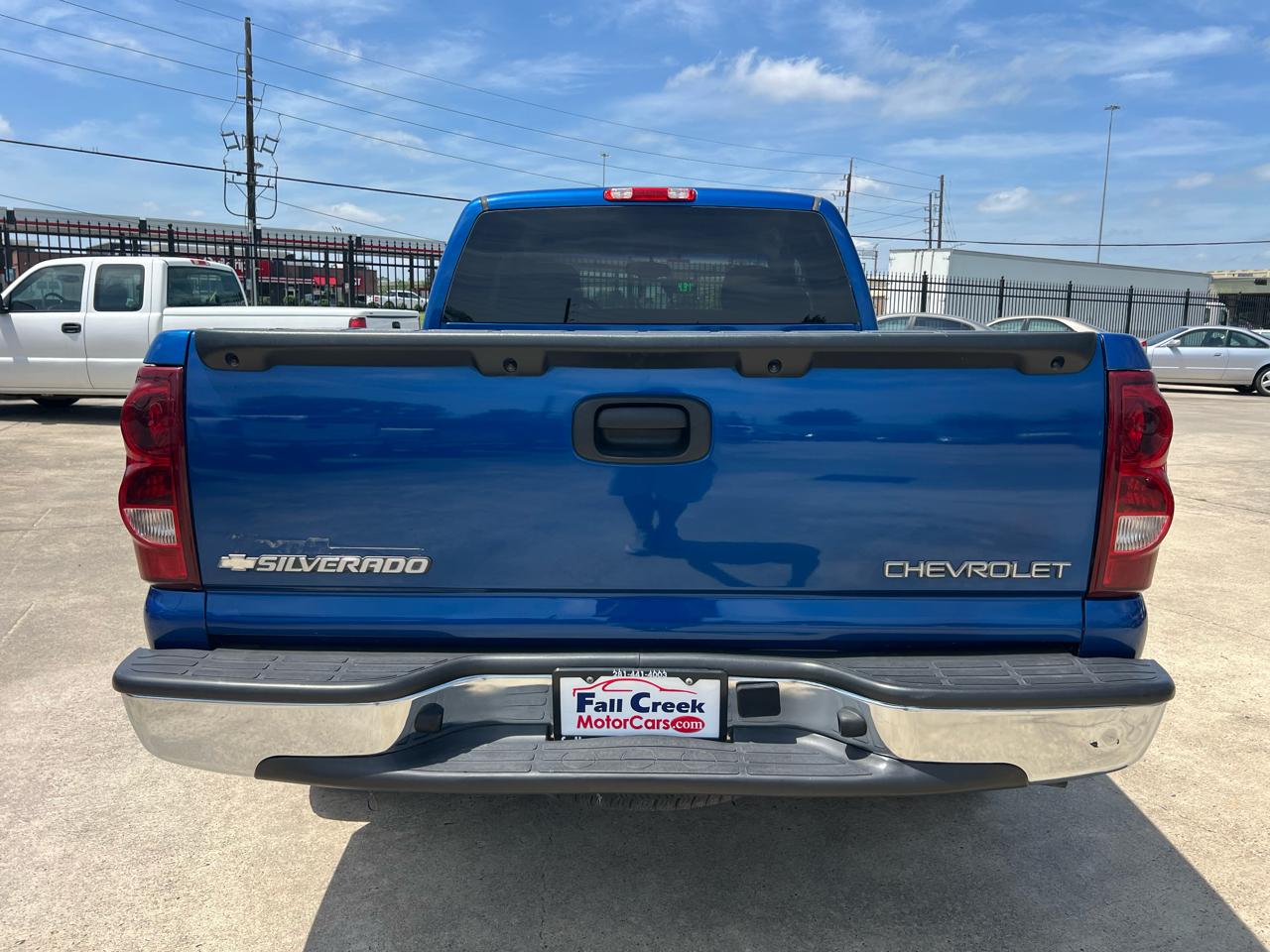 Chevrolet Silverado 1500 LS Ext. Cab 3-Door Short Bed 2WD 2003
