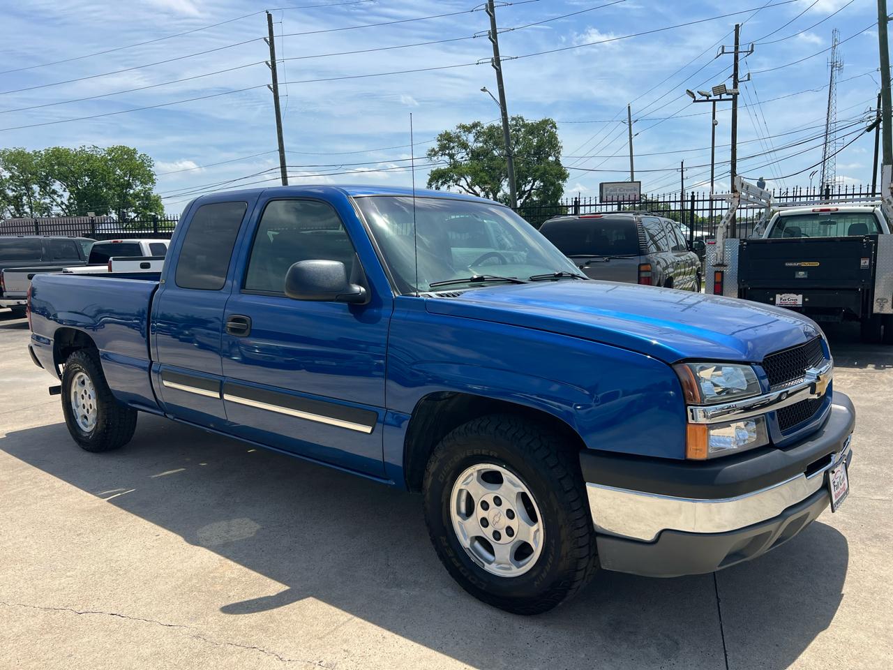 Chevrolet Silverado 1500 LS Ext. Cab 3-Door Short Bed 2WD 2003