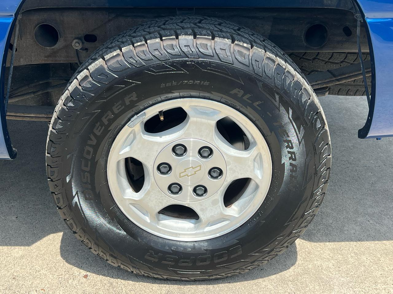 Chevrolet Silverado 1500 LS Ext. Cab 3-Door Short Bed 2WD 2003