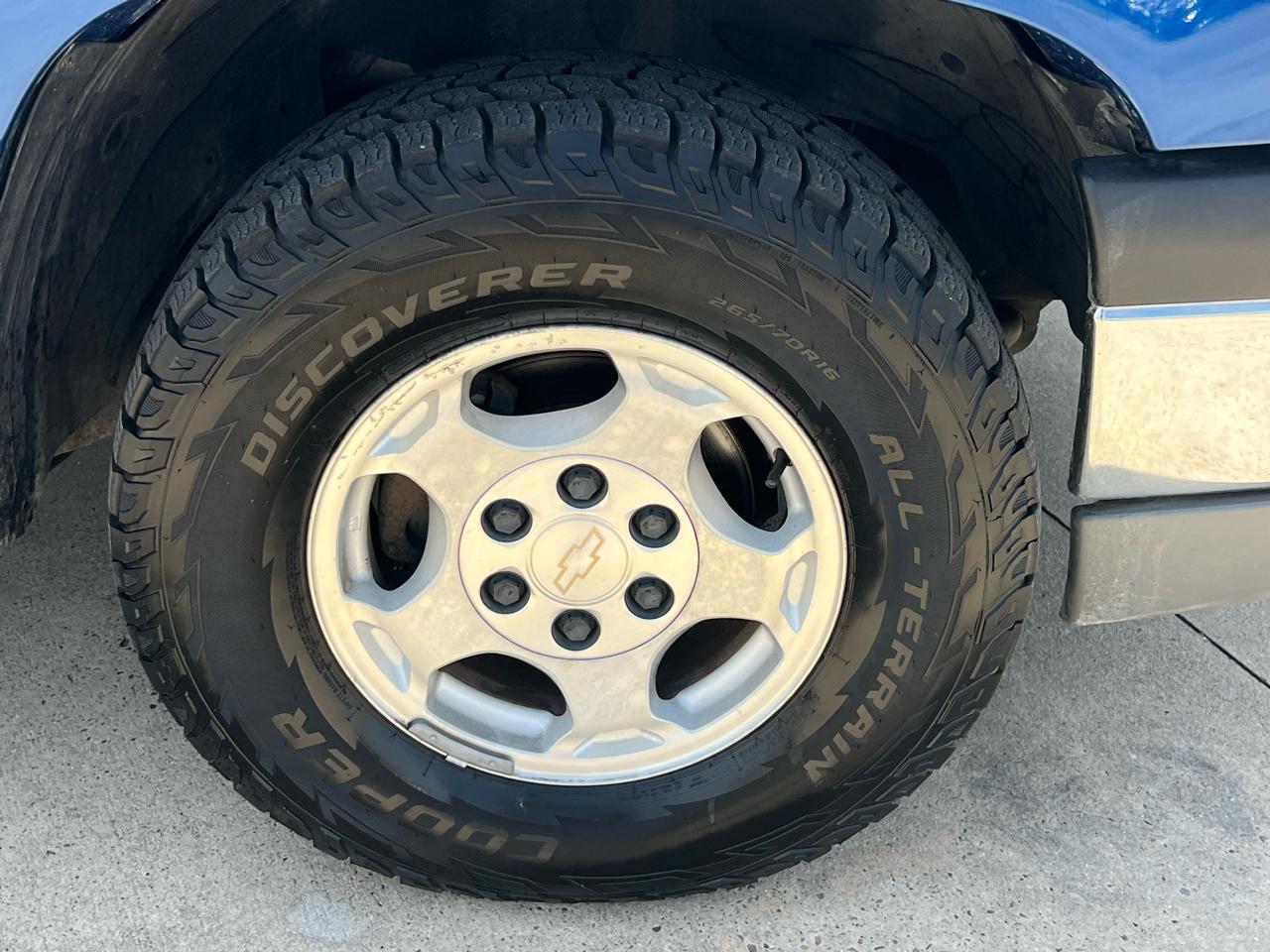 Chevrolet Silverado 1500 LS Ext. Cab 3-Door Short Bed 2WD 2003