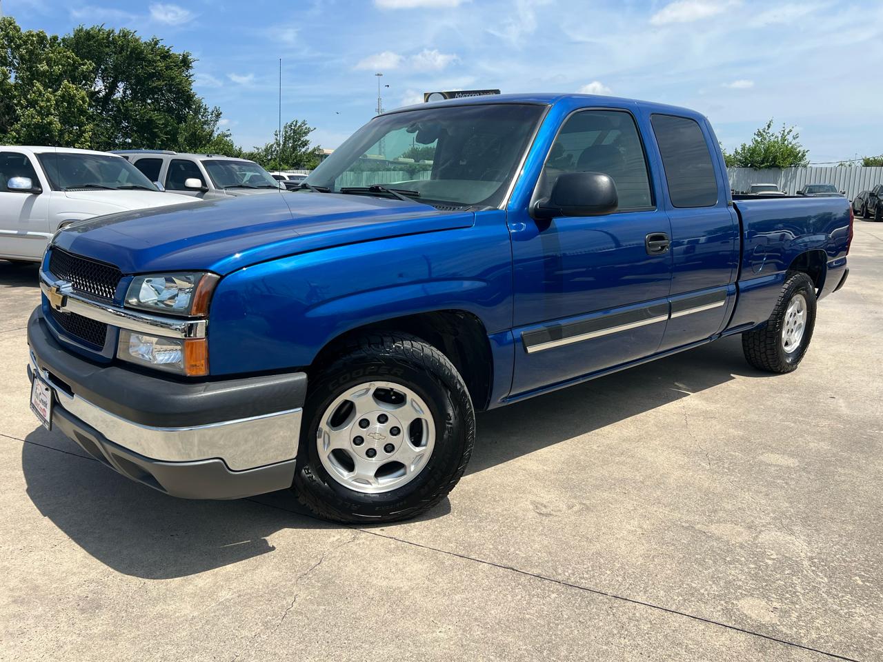 Chevrolet Silverado 1500 LS Ext. Cab 3-Door Short Bed 2WD 2003