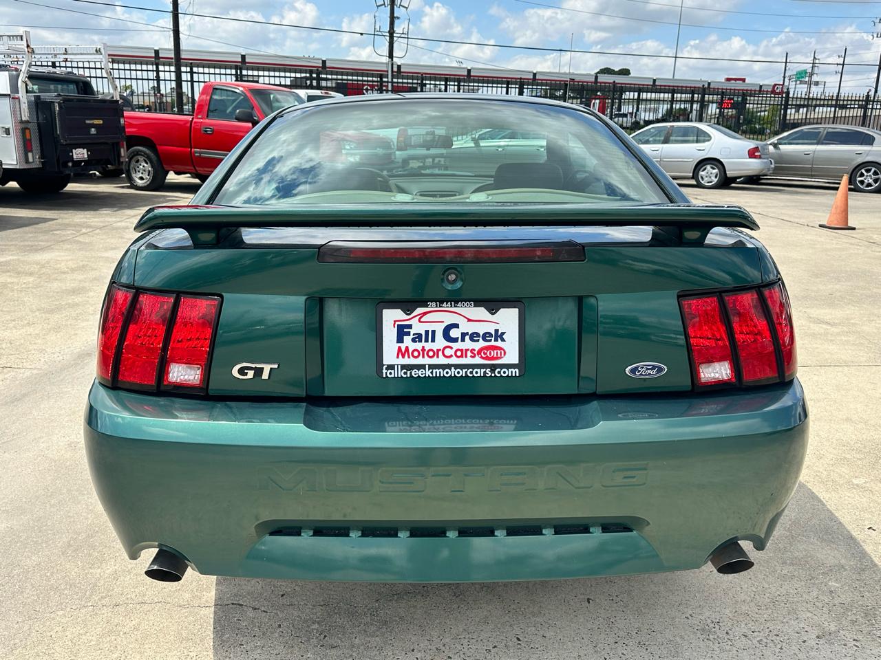 Ford Mustang GT Deluxe Coupe 2003