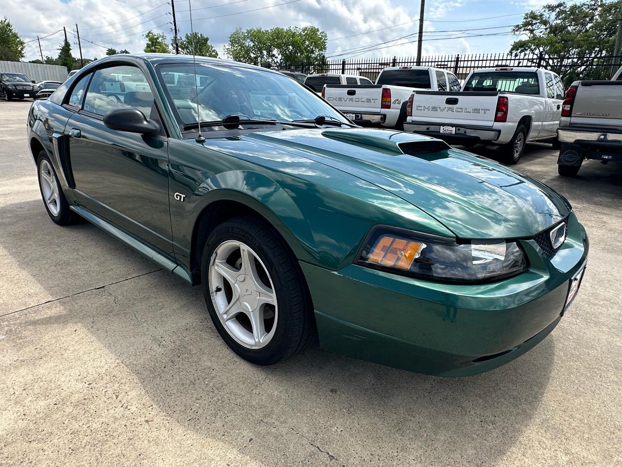 Ford Mustang GT Deluxe Coupe 2003