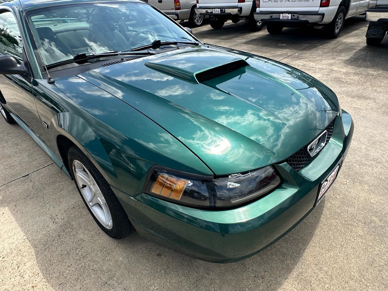 Ford Mustang GT Deluxe Coupe 2003