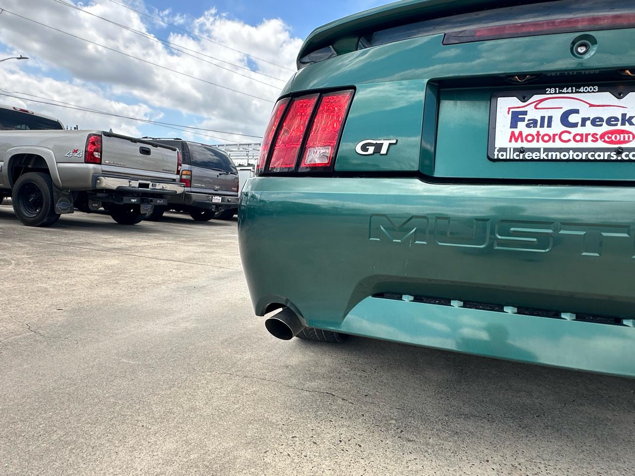 Ford Mustang GT Deluxe Coupe 2003