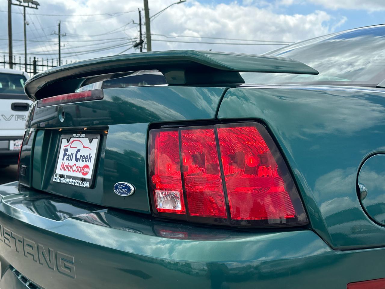 Ford Mustang GT Deluxe Coupe 2003