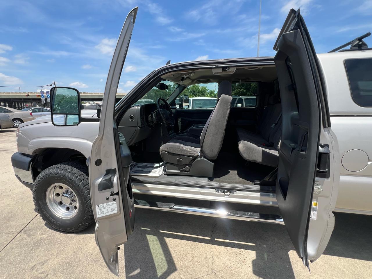 Chevrolet Silverado 2500HD LT Ext. Cab Long Bed 4WD w/OnStar 2006