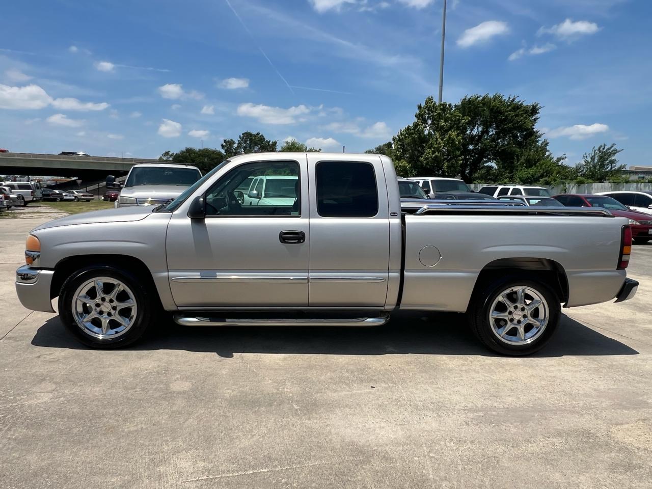 GMC Sierra 1500 SLE Ext. Cab 3-Door Short Bed 2WD 2004